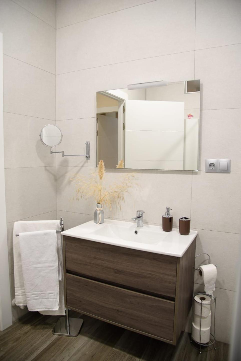 Dona Bernabela Apartment Baeza Luaran gambar